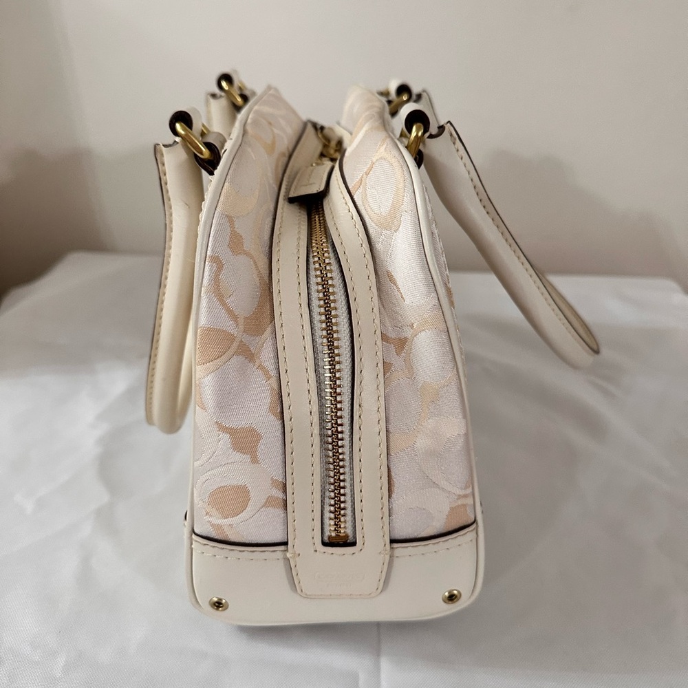 Coach Cream and Tan Shoulder Bag - Picture 5 of 13